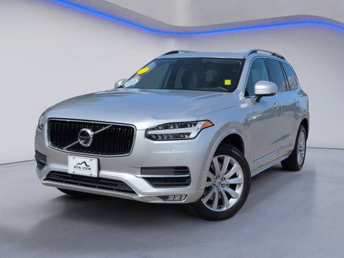 Used 2017 Volvo XC90 T5 Momentum w/ Vision Package FWD image 2