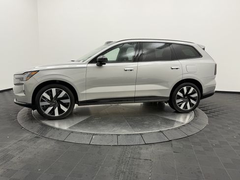 Certified 2025 Volvo EX90 Ultra AWD/4WD image 5