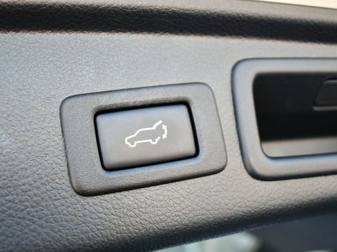 Used 2016 Subaru Forester 2.5i Limited image 16