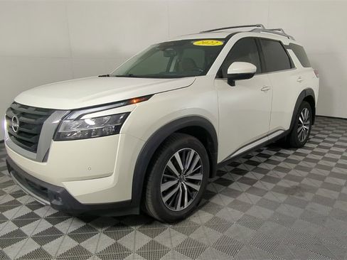 Used 2022 Nissan Pathfinder Platinum w/ Cargo Package image 9