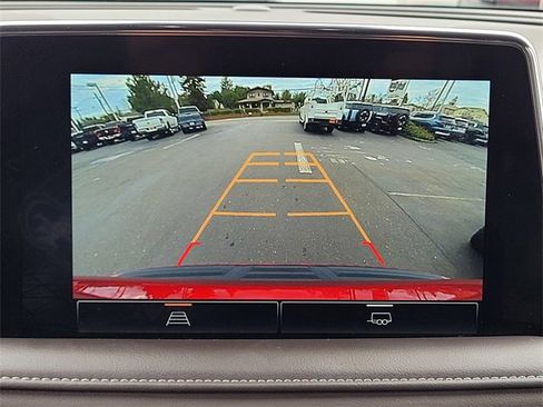 Used 2024 GMC Yukon SLT image 12