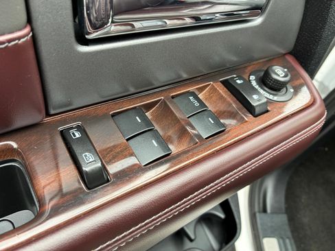 Used 2017 Ford Expedition EL Platinum image 11