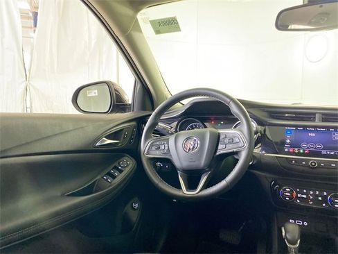 Used 2023 Buick Encore GX Essence image 15