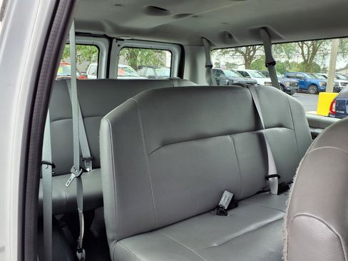 Used 2009 Ford E-350 and Econoline 350 XL RWD image 6