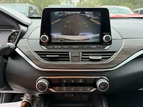 Used 2025 Nissan Altima 2.5 SV image 6