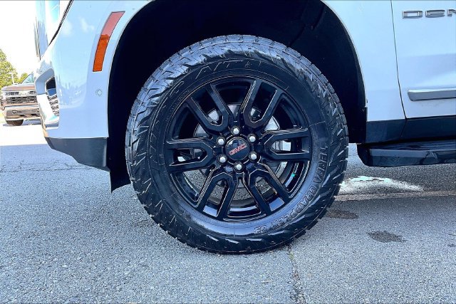 Used 2025 GMC Yukon Denali AWD/4WD image 35