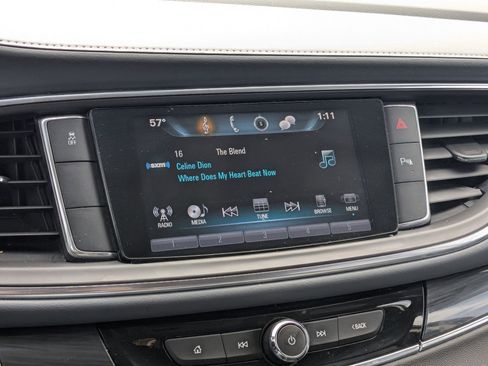 Used 2019 Buick Enclave Essence image 23