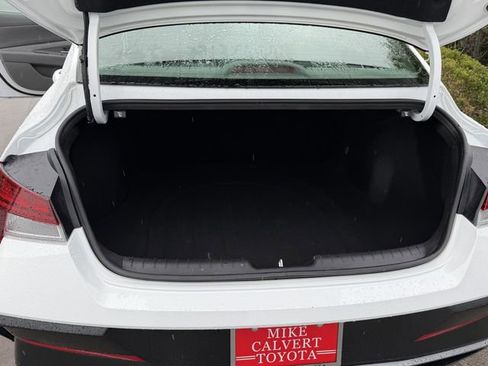 Used 2025 Hyundai Elantra SEL image 24