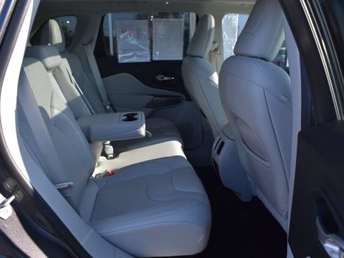 Used 2021 Jeep Cherokee Limited w/ Sun & Sound Group AWD/4WD image 45
