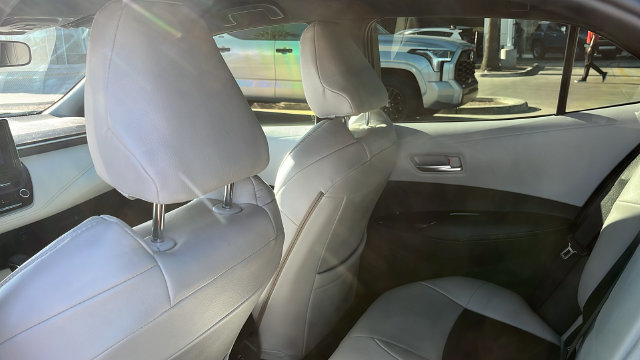 Used 2025 Toyota Corolla SE w/ SE Package FWD image 19