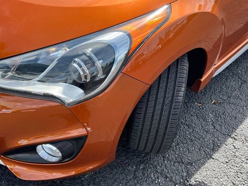Used 2015 Hyundai Veloster Turbo FWD image 2
