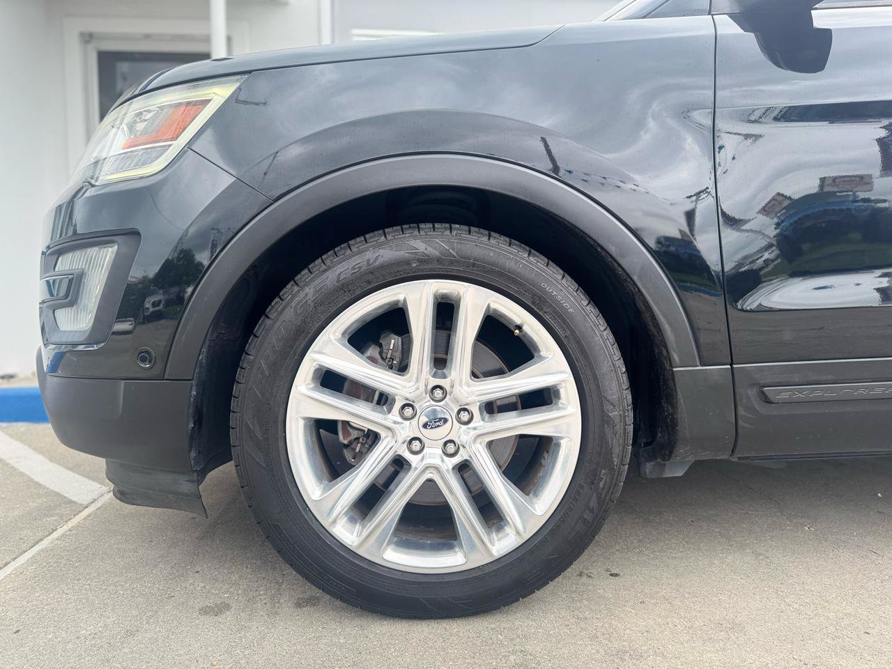 Used 2017 Ford Explorer Limited w/ Equipment Group 301A FWD image 31