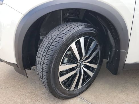 Certified 2024 Nissan Pathfinder Platinum FWD image 35