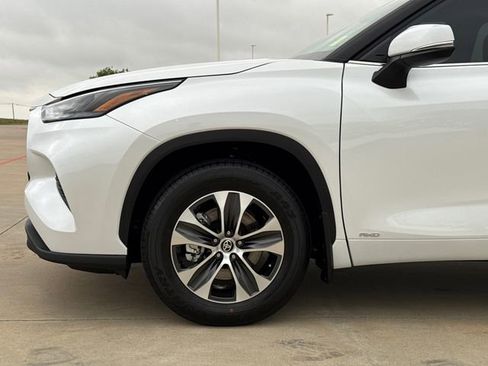 Used 2026 Toyota Highlander XLE AWD/4WD image 5