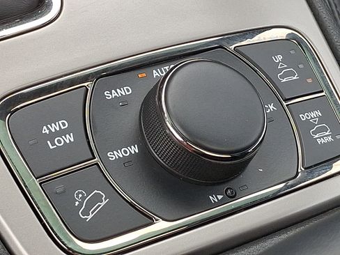 Used 2021 Jeep Grand Cherokee High Altitude AWD/4WD image 26