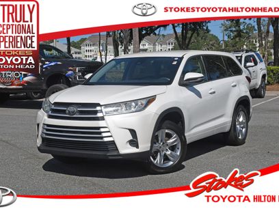 Used 2017 Toyota Highlander LE