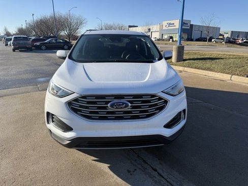 Certified 2022 Ford Edge SEL w/ Convenience Package image 3