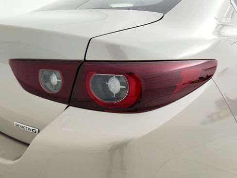 Used 2024 MAZDA MAZDA3 s FWD image 11
