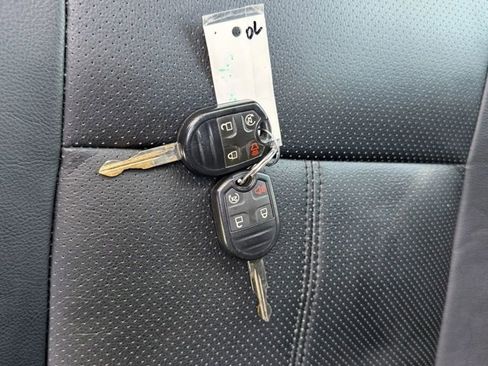 Used 2011 Ford F250 Lariat w/ Lariat Ultimate Pkg AWD/4WD image 16