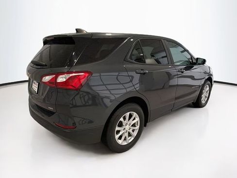 Used 2021 Chevrolet Equinox LS w/ LS Convenience Package AWD/4WD image 7