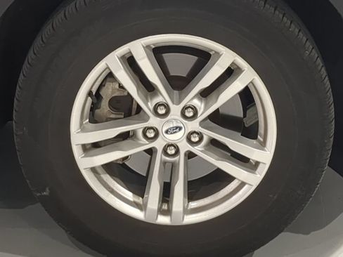 Used 2023 Ford Explorer XLT w/ Equipment Group 202A AWD/4WD image 6