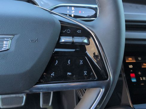 Used 2026 Cadillac Vistiq Sport w/ LPO, Floor Liner Package image 20