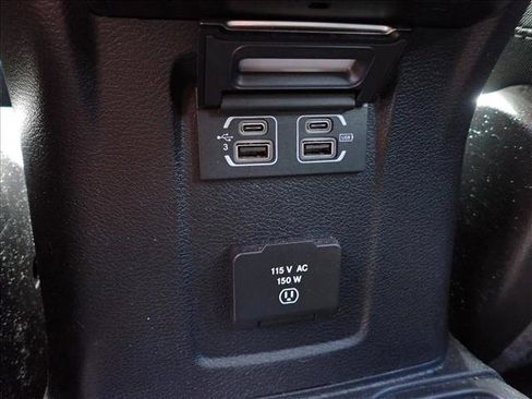 Used 2019 Jeep Wrangler Unlimited Sahara image 9