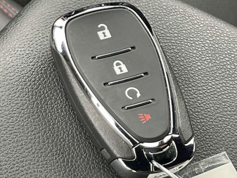 Used 2025 Chevrolet Trax RS w/ Driver Confidence Package FWD image 34