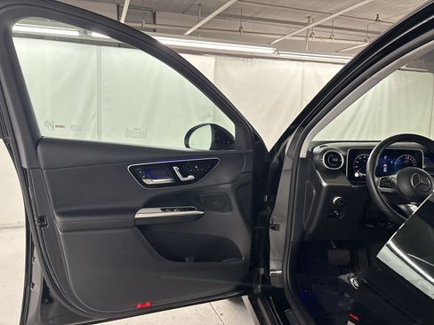 Certified 2025 Mercedes-Benz GLC 350e 4MATIC image 5