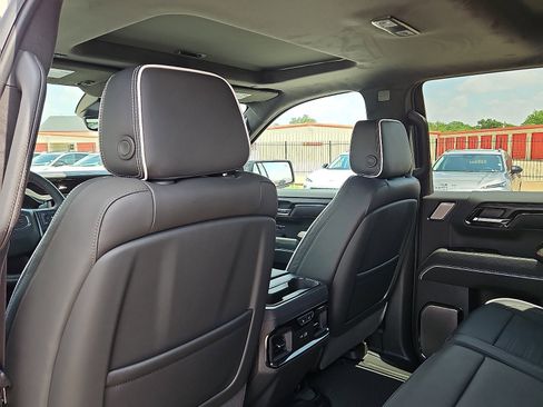 New 2026 GMC Sierra 1500 AT4X image 9