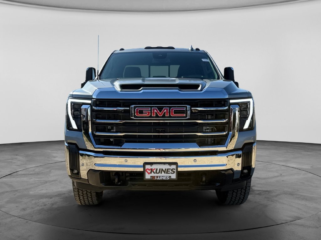 Used 2026 GMC Sierra 3500 SLT w/ SLT Premium Package AWD/4WD image 4