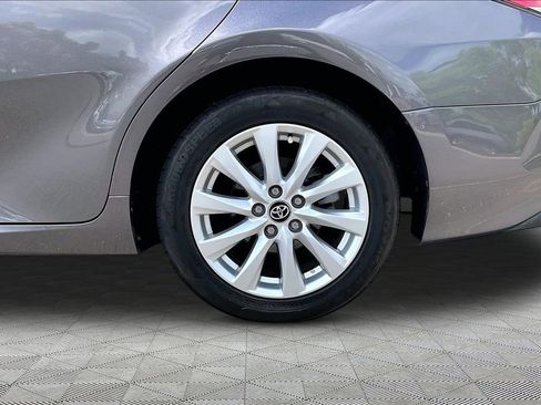 Used 2020 Toyota Camry LE FWD image 23