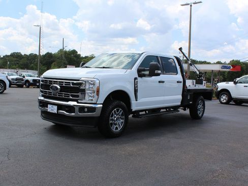 Used 2025 Ford F250 XLT w/ Camper Package AWD/4WD image 9
