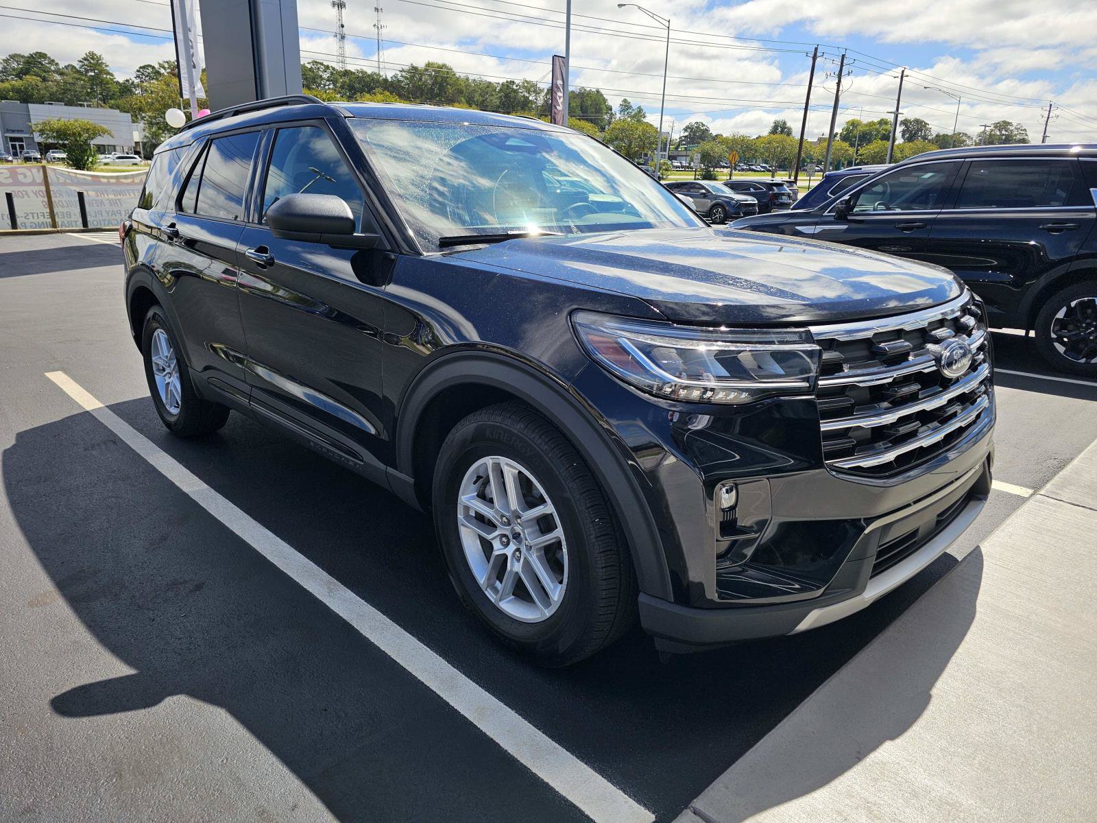 Used 2026 Ford Explorer Active w/ Active Comfort Package RWD image 8