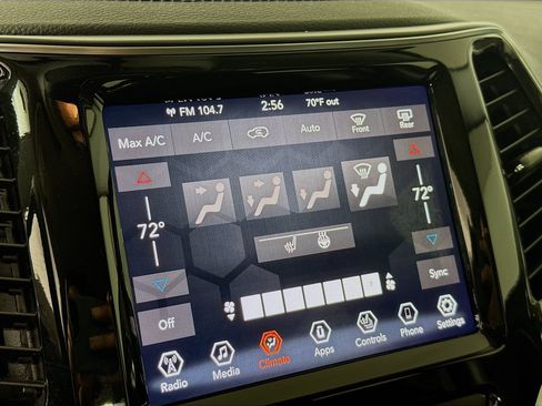 Used 2019 Jeep Cherokee Limited image 17