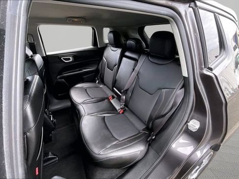 Used 2022 Jeep Compass Trailhawk w/ Trailhawk Convenience Group AWD/4WD image 16