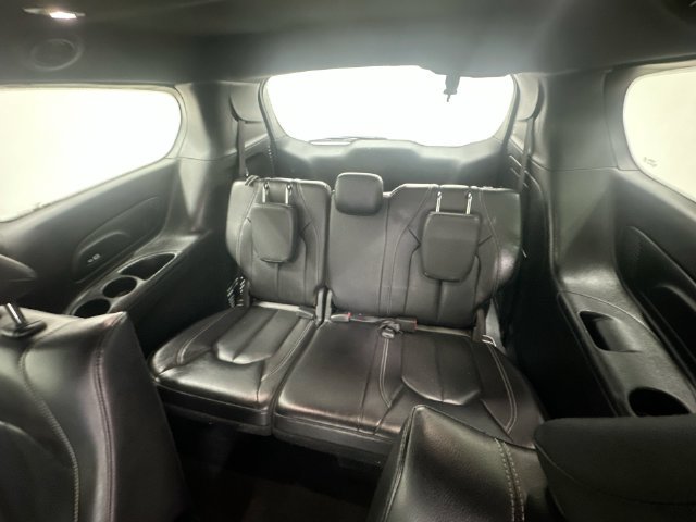 Used 2022 Chrysler Pacifica Touring-L w/ Uconnect Theater Family Group FWD image 27