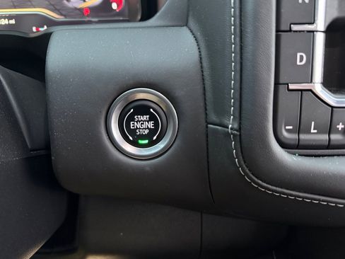 Used 2024 GMC Yukon Denali Ultimate image 31