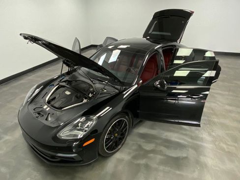 Used 2017 Porsche Panamera 4 image 47