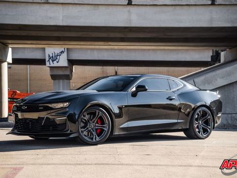 Used 2020 Chevrolet Camaro SS image 36