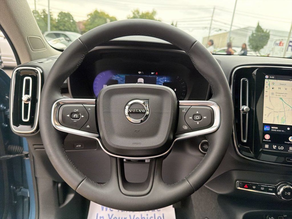 Certified 2024 Volvo XC40 B5 Plus w/ Climate Package AWD/4WD image 18