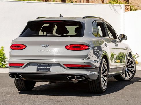Certified 2022 Bentley Bentayga AWD/4WD image 11
