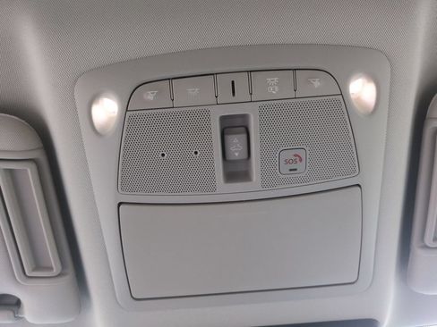 Used 2022 Nissan Armada SL w/ Captain's Chairs Package AWD/4WD image 19
