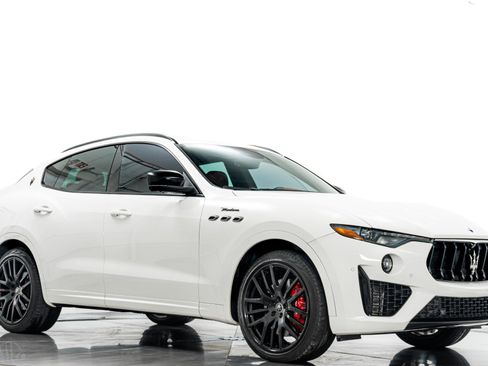 Used 2022 Maserati Levante Modena image 32