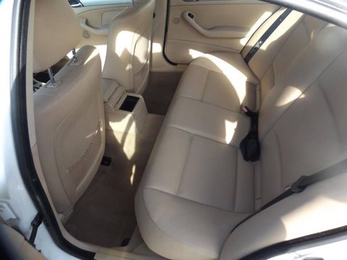 Used 2002 BMW 330xi Sedan image 18