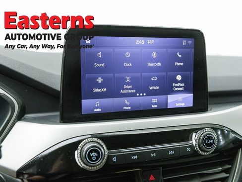 Used 2022 Ford Escape SE FWD image 18