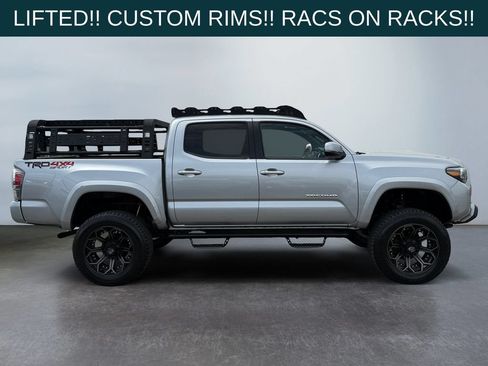 Used 2022 Toyota Tacoma TRD Sport w/ TRD Premium Sport Package AWD/4WD image 2