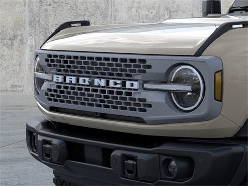 New 2025 Ford Bronco Badlands image 19