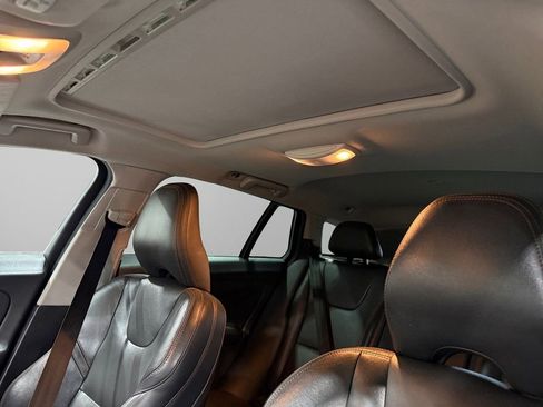 Used 2015 Volvo V60 T5 Cross Country Platinum w/ Protection Package image 41