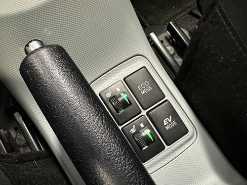 Used 2012 Toyota Prius C Three image 34